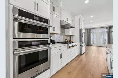 16 Goldfinch Drive, Upper Saddle River, NJ 07458 - Photo 4