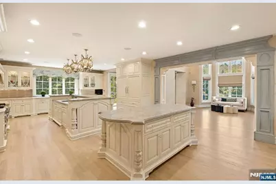 23 Hunter Ridge, Woodcliff Lake, NJ 07677 - Photo 12