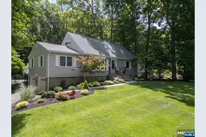 49 Skytop Drive, Mahwah, NJ 07430 - Photo 2