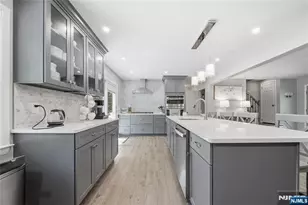 49 Skytop Dr, Mahwah, NJ 07430 - Photo 8