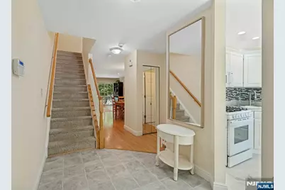2262 Nash Court, Mahwah, NJ 07430 - Photo 2
