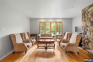 89A Forsythia, Paramus, NJ 07652 - Photo 4