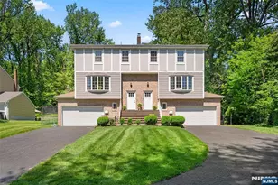 89A Forsythia, Paramus, NJ 07652 - Photo 2