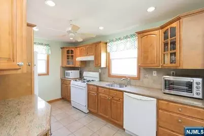 9-11 Hillcrest Road, Kearny, NJ 07032 - Photo 6