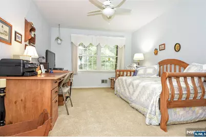 279 Collignon Way 5 #5, River Vale Township, NJ 07675 - Photo 18