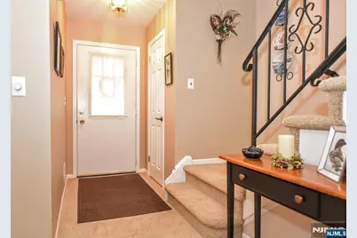 279 Collignon Way 5 #5, River Vale Township, NJ 07675 - Photo 4