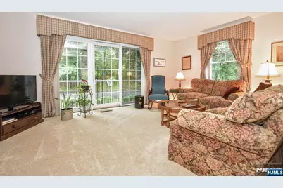 279 Collignon Way 5 #5, River Vale Township, NJ 07675 - Photo 10