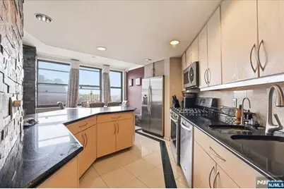 7004 Boulevard East 8C #8C, Guttenberg, NJ 07093 - Photo 8