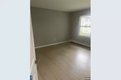 246 Lee Street, Elmwood Park, NJ 07407 - Photo 4