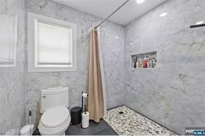 18 Sunrise Terrace, Bergenfield, NJ 07621 - Photo 8