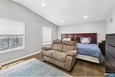 18 Sunrise Terrace, Bergenfield, NJ 07621 - Photo 10