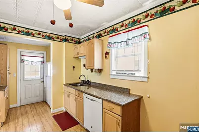 332 Riverside, Lyndhurst Township, NJ 07071 - Photo 18