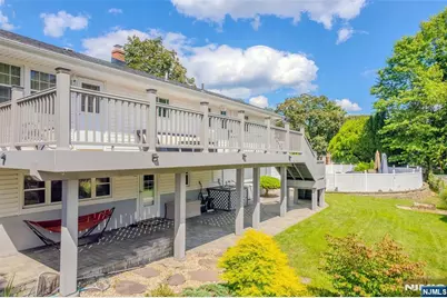 22 Cypress Lane, Paramus, NJ 07652 - Photo 8