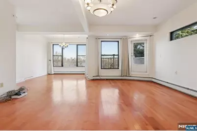 32 Hudson Terrace 2 #2, Edgewater, NJ 07020 - Photo 4