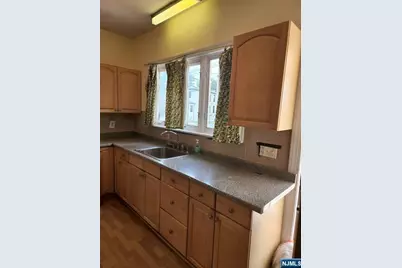 653 New York Avenue, Lyndhurst Township, NJ 07071 - Photo 10