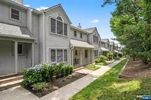 477 Undercliff Ave, Edgewater, NJ 07020 - Photo 4