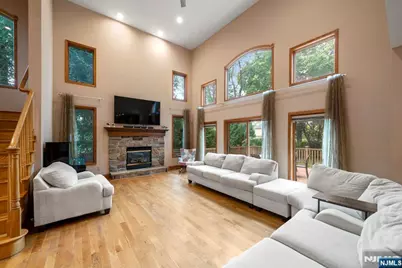 325 Cooper Place, Paramus, NJ 07652 - Photo 8