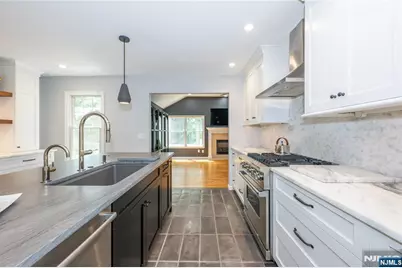 15 Congress Road, Emerson, NJ 07630 - Photo 12