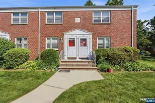 358 Esplanade 55, Hackensack, NJ 07601 - Photo 2