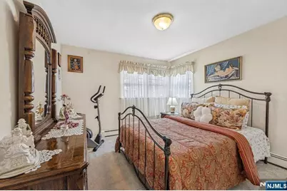 178 Cambridge Avenue, Saddle Brook Township, NJ 07663 - Photo 16