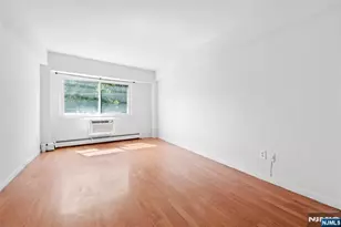 333 Grand Ave 3Q, Palisades Park, NJ 07650 - Photo 6