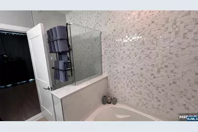 140 Overlook Avenue D 1 #D 1, Hackensack, NJ 07601 - Photo 8
