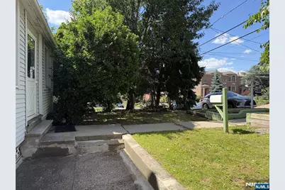 236 E Palisades Boulevard, Palisades Park, NJ 07650 - Photo 2