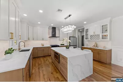 31-07 Morlot Avenue, Fair Lawn, NJ 07410 - Photo 18