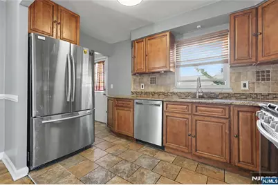 68 16th Avenue, Elmwood Park, NJ 07407 - Photo 14