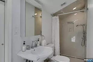9 Yorkview Dr A3, Edgewater, NJ 07020 - Photo 18