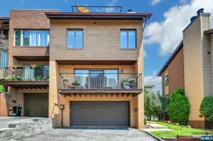 9 Yorkview Dr A3, Edgewater, NJ 07020 - Photo 1