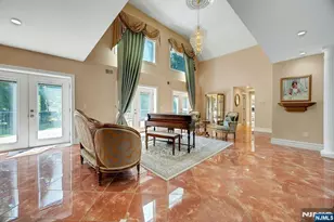 252 Mabel Pl, Franklin Lakes, NJ 07417 - Photo 10