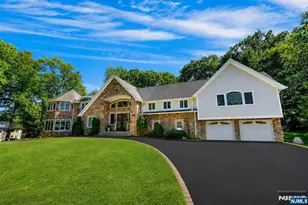 252 Mabel Pl, Franklin Lakes, NJ 07417 - Photo 2