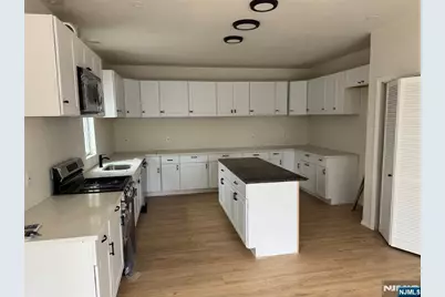 109 Monmouth Avenue, Wayne, NJ 07470 - Photo 6