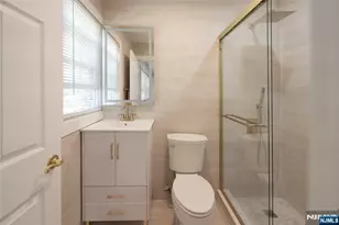 19 Coles Ct, River Edge, NJ 07661 - Photo 12