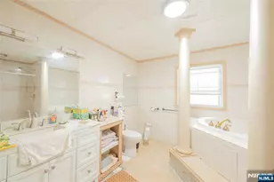 19 Coles Ct, River Edge, NJ 07661 - Photo 16