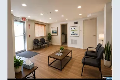 23 N Farview 6 #6, Paramus, NJ 07652 - Photo 2