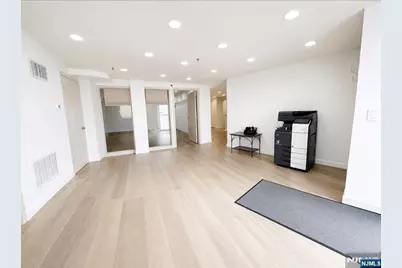 23 N Farview 6 #6, Paramus, NJ 07652 - Photo 1