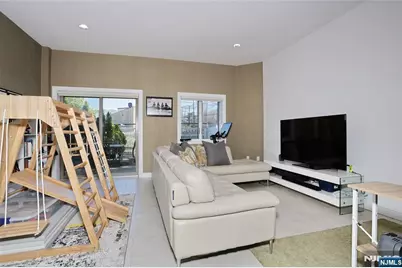 423 Lafayette Avenue, Cliffside Park, NJ 07010 - Photo 40