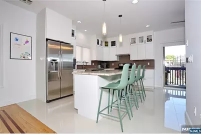 423 Lafayette Avenue, Cliffside Park, NJ 07010 - Photo 12