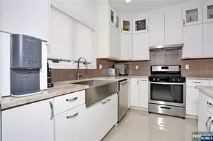 423 Lafayette Ave, Cliffside Park, NJ 07010 - Photo 14