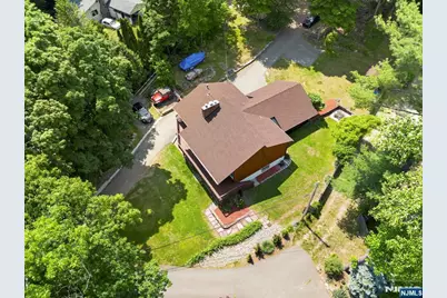 42 Goldfinch Lane, West Milford, NJ 07421 - Photo 2