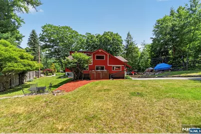 42 Goldfinch Lane, West Milford, NJ 07421 - Photo 36
