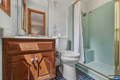 42 Goldfinch Lane, West Milford, NJ 07421 - Photo 18