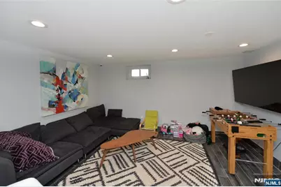 154 Middlesex Avenue, Paramus, NJ 07652 - Photo 18