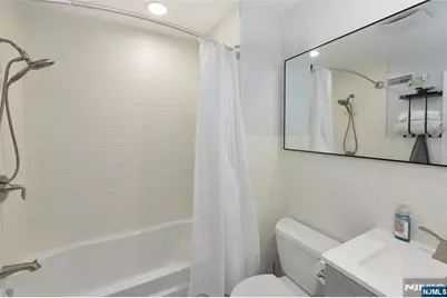 154 Middlesex Avenue, Paramus, NJ 07652 - Photo 20