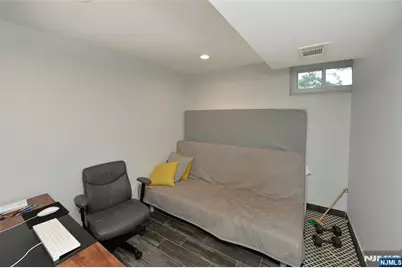 154 Middlesex Avenue, Paramus, NJ 07652 - Photo 28