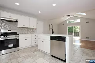 48 Momar Dr, Bergenfield, NJ 07621 - Photo 10