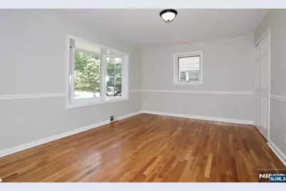 48 Momar Drive, Bergenfield, NJ 07621 - Photo 6