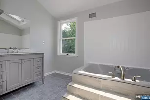 48 Momar Dr, Bergenfield, NJ 07621 - Photo 26